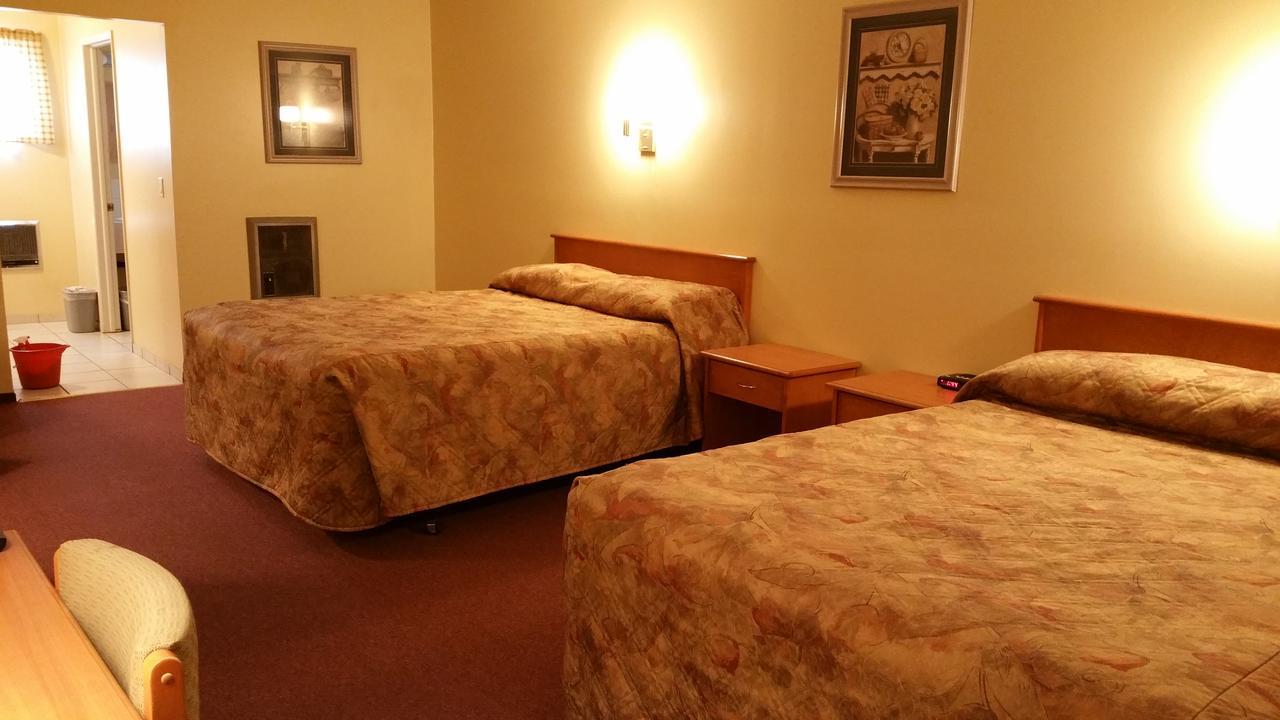 Yellowhead Motel Вейлмаунт Экстерьер фото